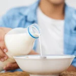 Ποιο γάλα είναι πιο υγιεινό: το αγελαδινό ή το φυτικό γάλα webp.webp